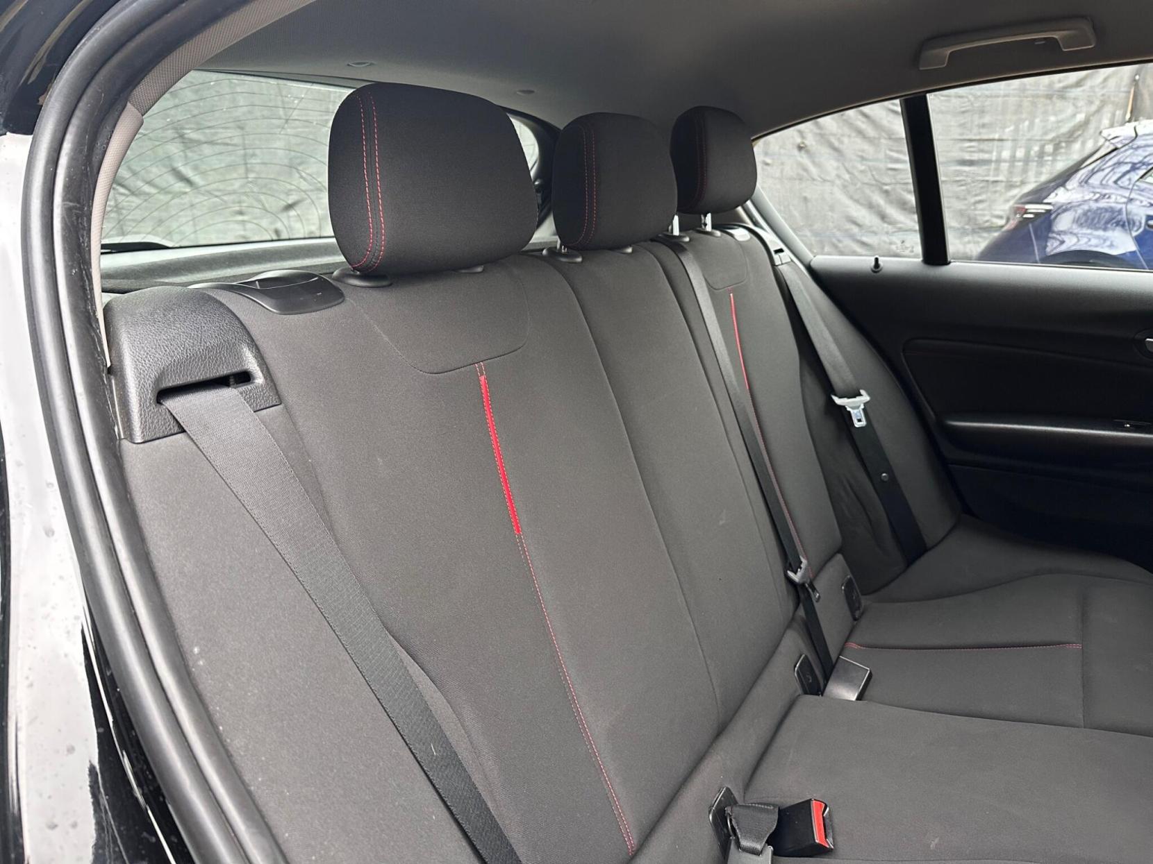 BMW 1 Series 2.0 118d Sport Auto Euro 5 (s/s) 5dr