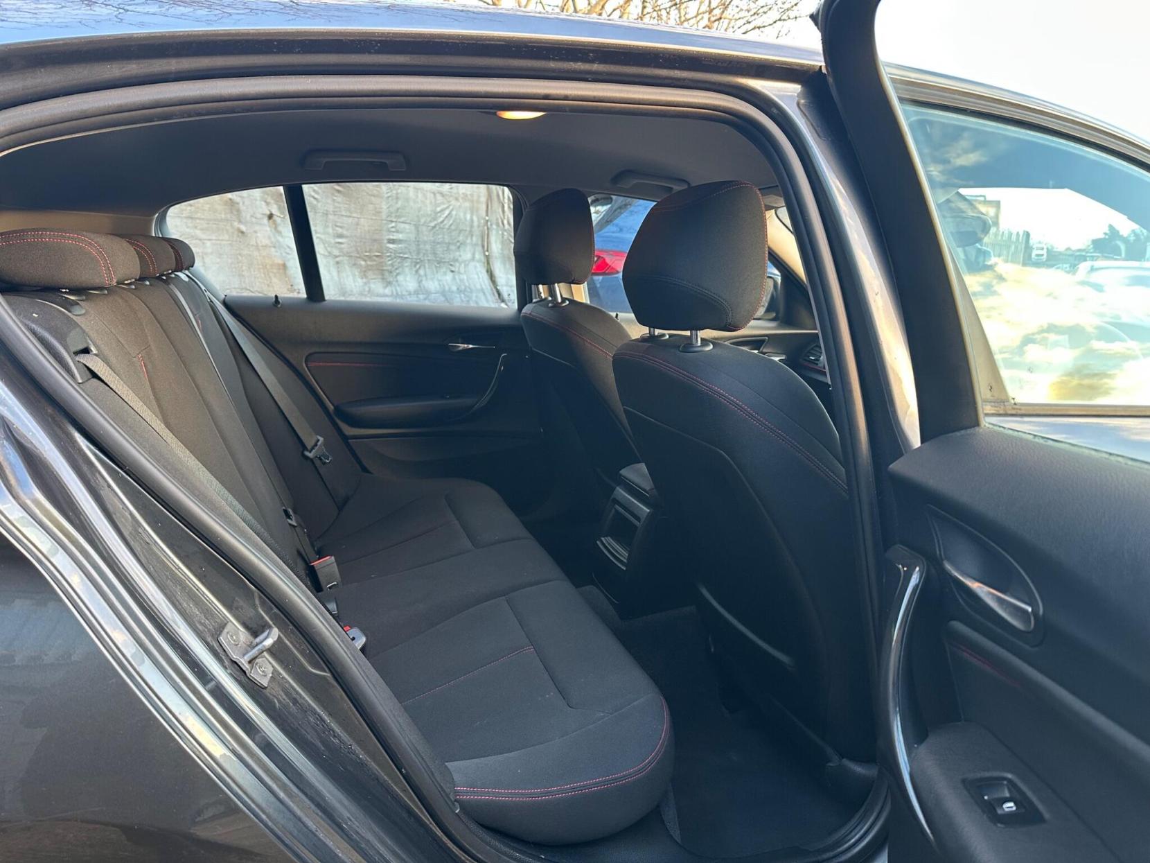 BMW 1 Series 2.0 116d Sport Auto Euro 5 (s/s) 5dr