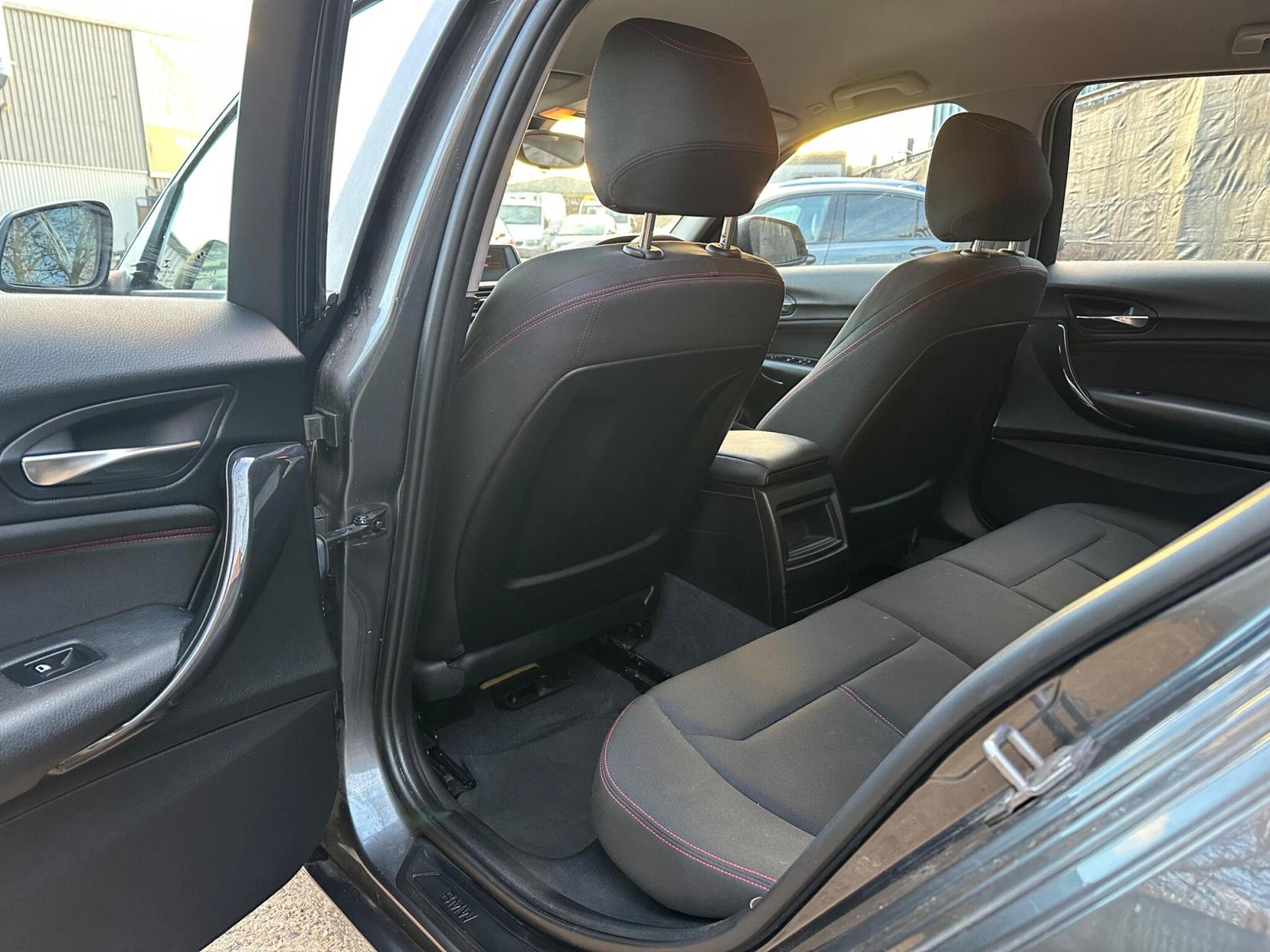 BMW 1 Series 2.0 116d Sport Auto Euro 5 (s/s) 5dr