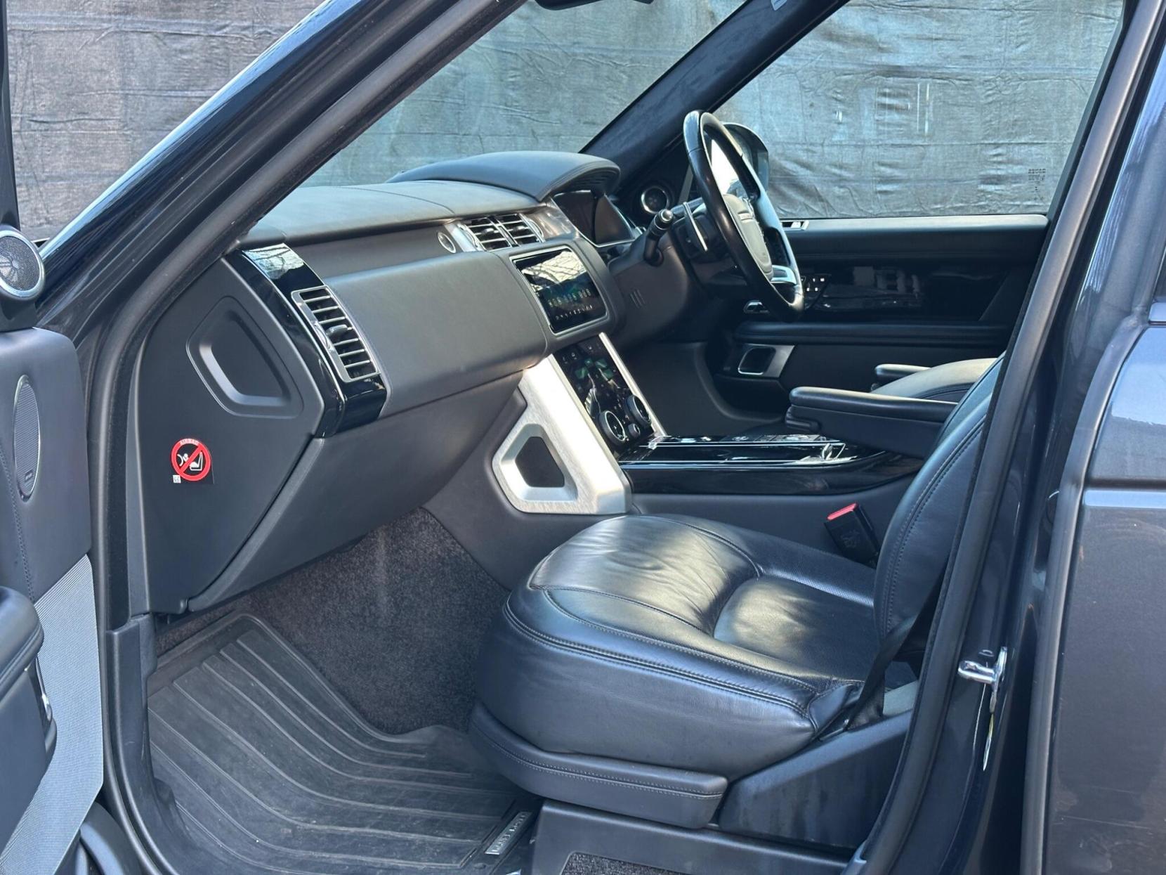 Land Rover Range Rover 2.0 P400e 12.4kWh Autobiography Auto 4WD Euro 6 (s/s) 5dr