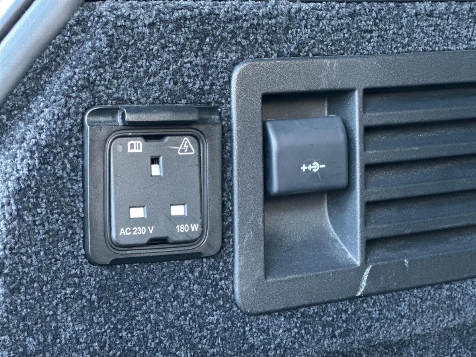 Land Rover Range Rover 2.0 P400e 12.4kWh Autobiography Auto 4WD Euro 6 (s/s) 5dr