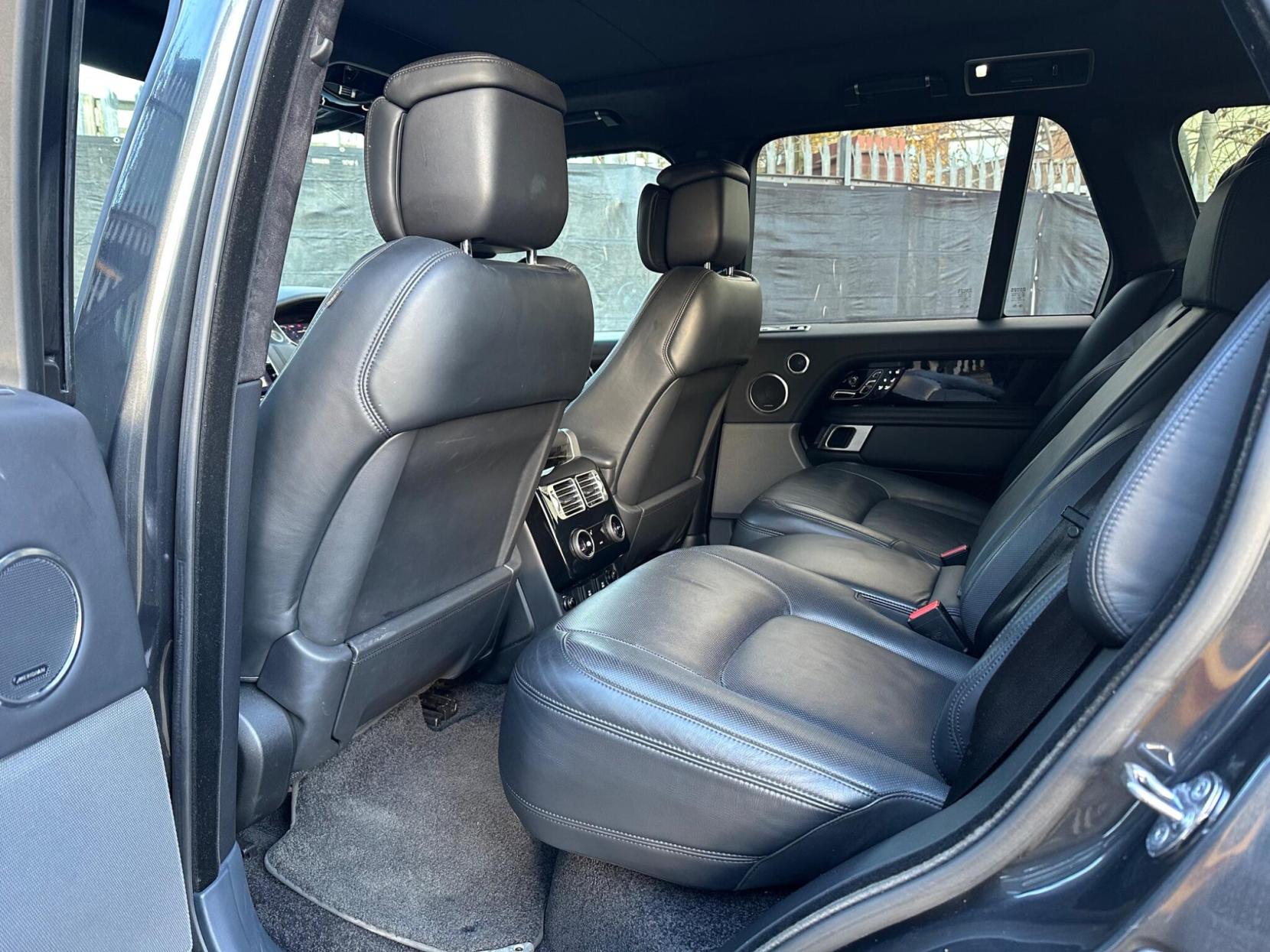 Land Rover Range Rover 2.0 P400e 12.4kWh Autobiography Auto 4WD Euro 6 (s/s) 5dr