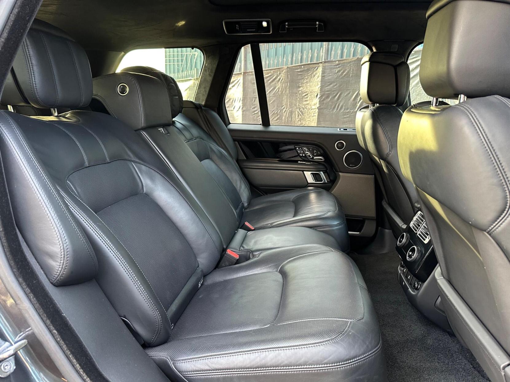 Land Rover Range Rover 2.0 P400e 12.4kWh Autobiography Auto 4WD Euro 6 (s/s) 5dr