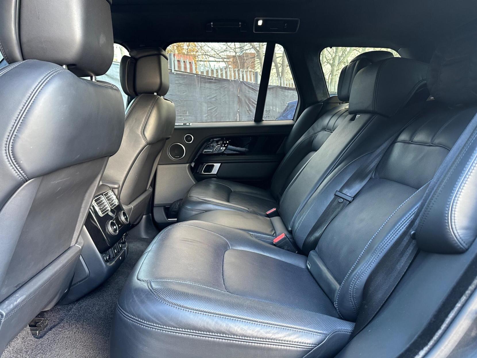 Land Rover Range Rover 2.0 P400e 12.4kWh Autobiography Auto 4WD Euro 6 (s/s) 5dr