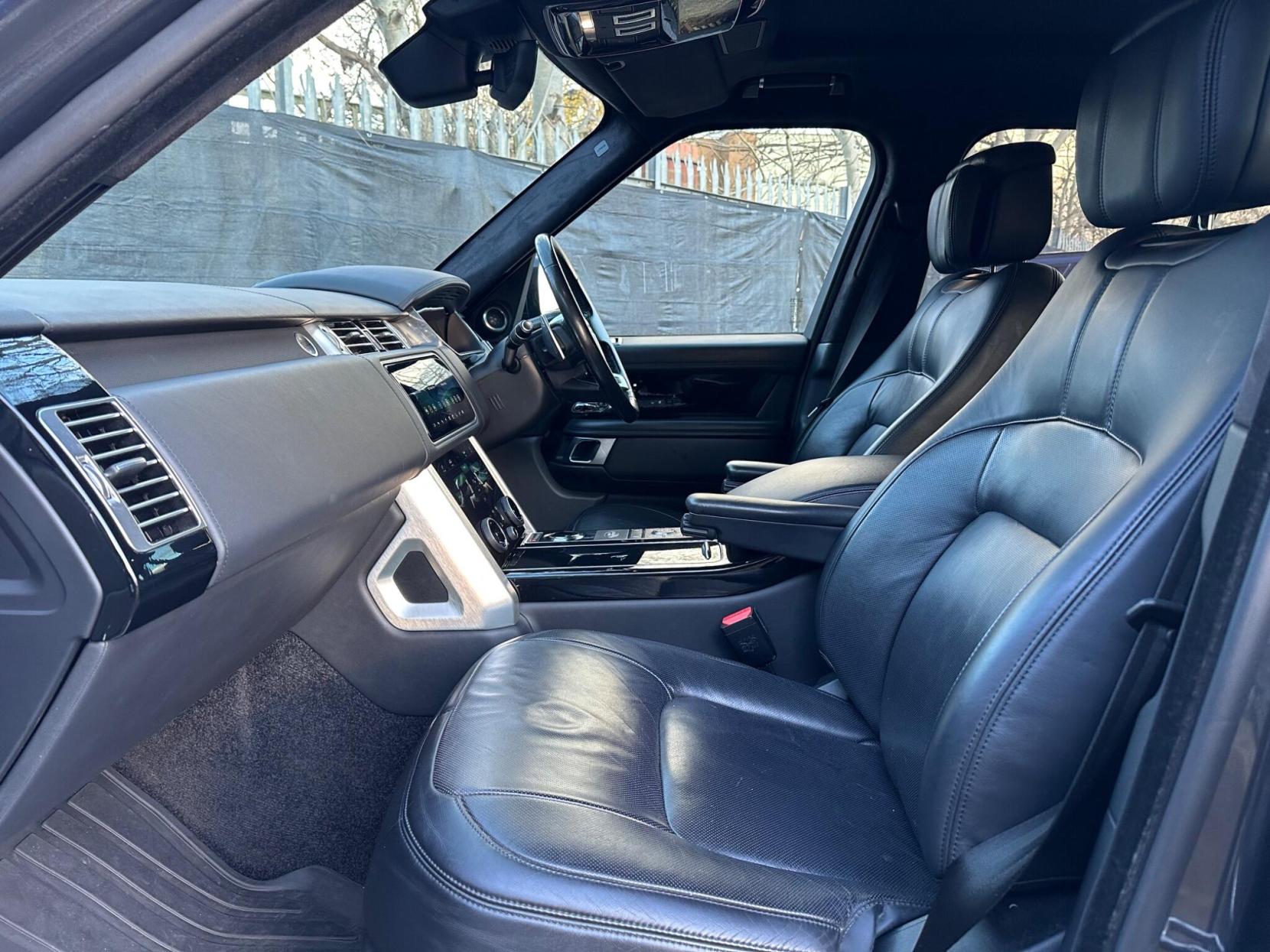 Land Rover Range Rover 2.0 P400e 12.4kWh Autobiography Auto 4WD Euro 6 (s/s) 5dr