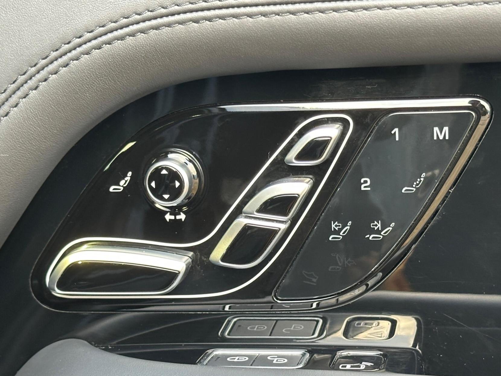 Land Rover Range Rover 2.0 P400e 12.4kWh Autobiography Auto 4WD Euro 6 (s/s) 5dr