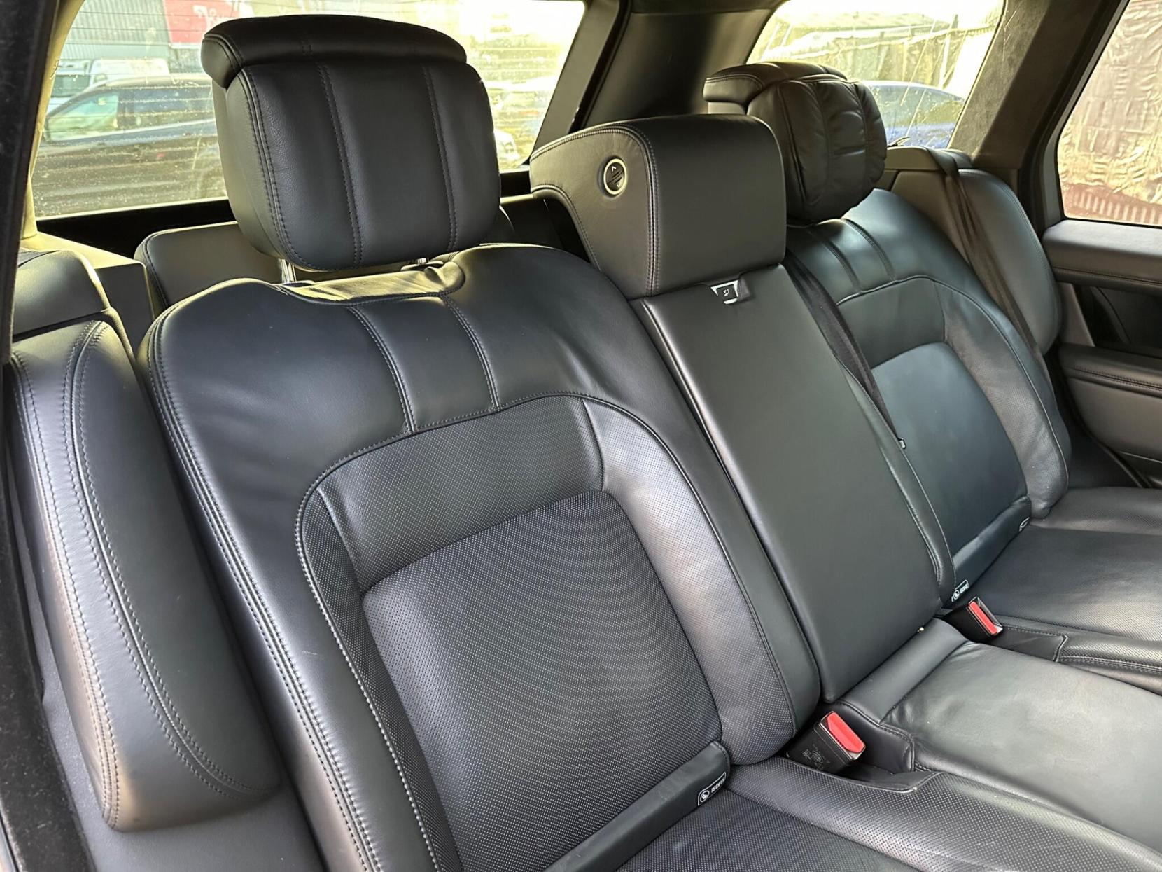 Land Rover Range Rover 2.0 P400e 12.4kWh Autobiography Auto 4WD Euro 6 (s/s) 5dr