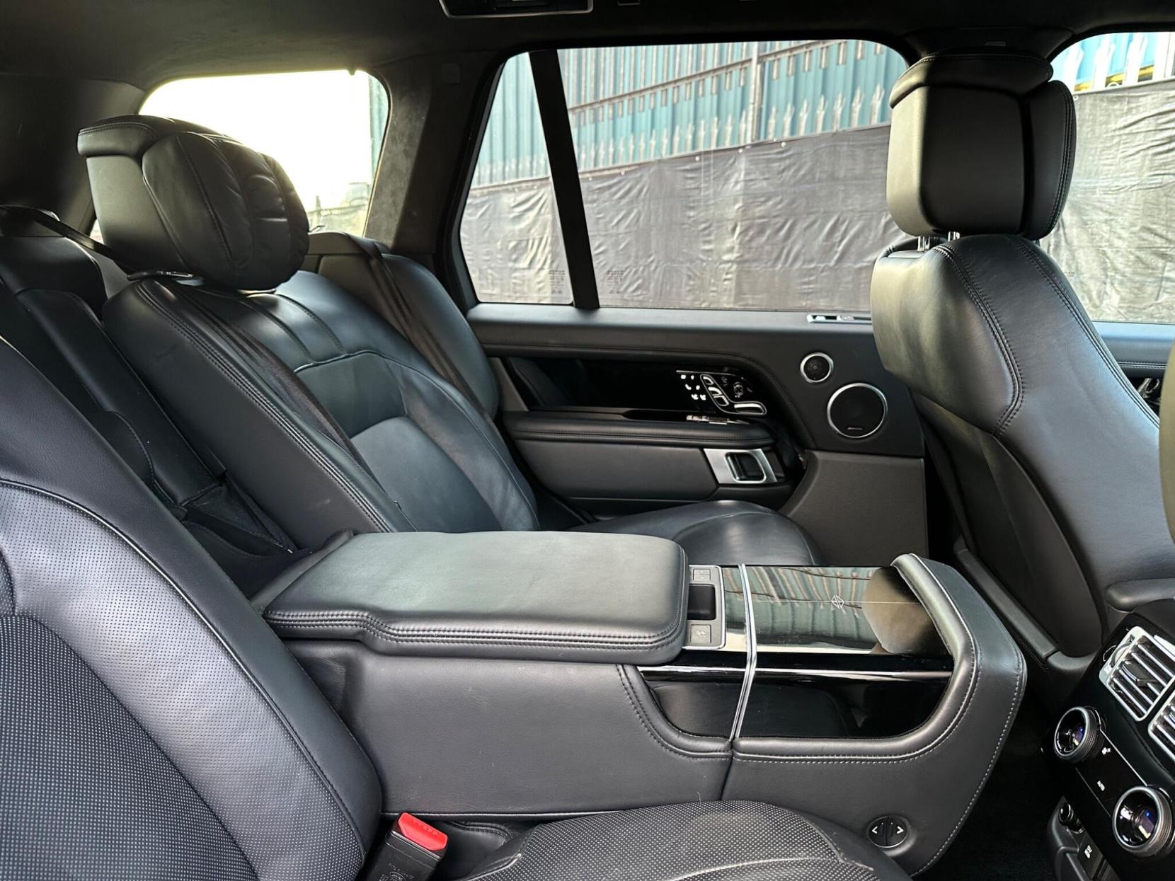 Land Rover Range Rover 2.0 P400e 12.4kWh Autobiography Auto 4WD Euro 6 (s/s) 5dr