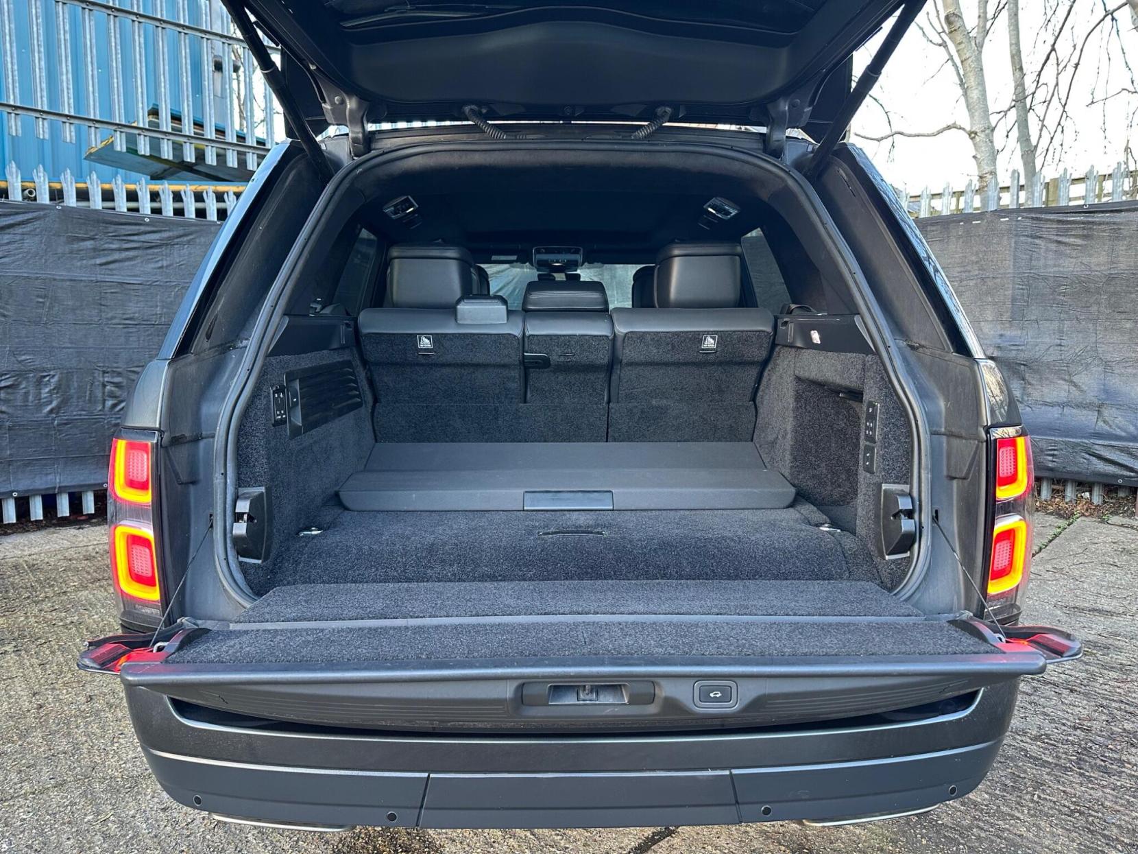 Land Rover Range Rover 2.0 P400e 12.4kWh Autobiography Auto 4WD Euro 6 (s/s) 5dr