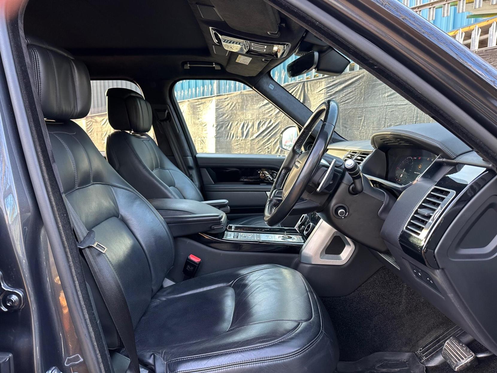 Land Rover Range Rover 2.0 P400e 12.4kWh Autobiography Auto 4WD Euro 6 (s/s) 5dr