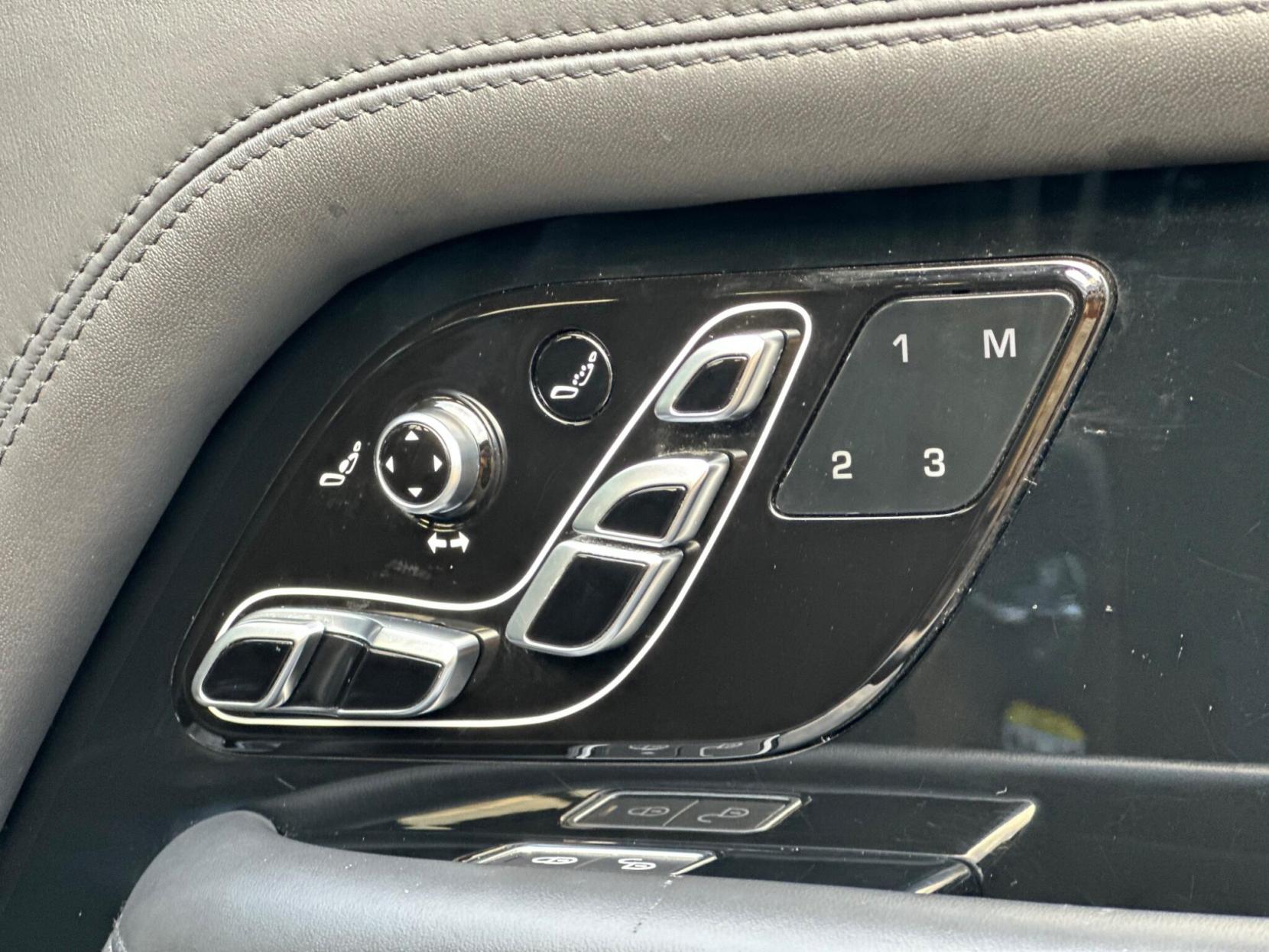 Land Rover Range Rover 2.0 P400e 12.4kWh Autobiography Auto 4WD Euro 6 (s/s) 5dr