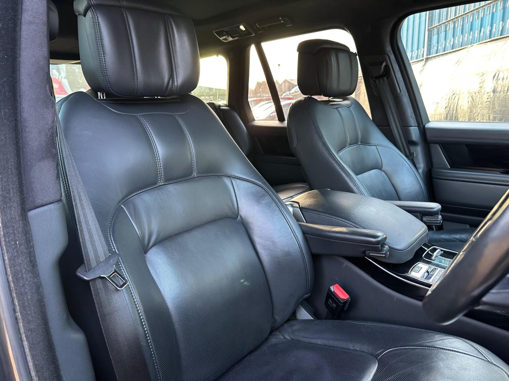 Land Rover Range Rover 2.0 P400e 12.4kWh Autobiography Auto 4WD Euro 6 (s/s) 5dr