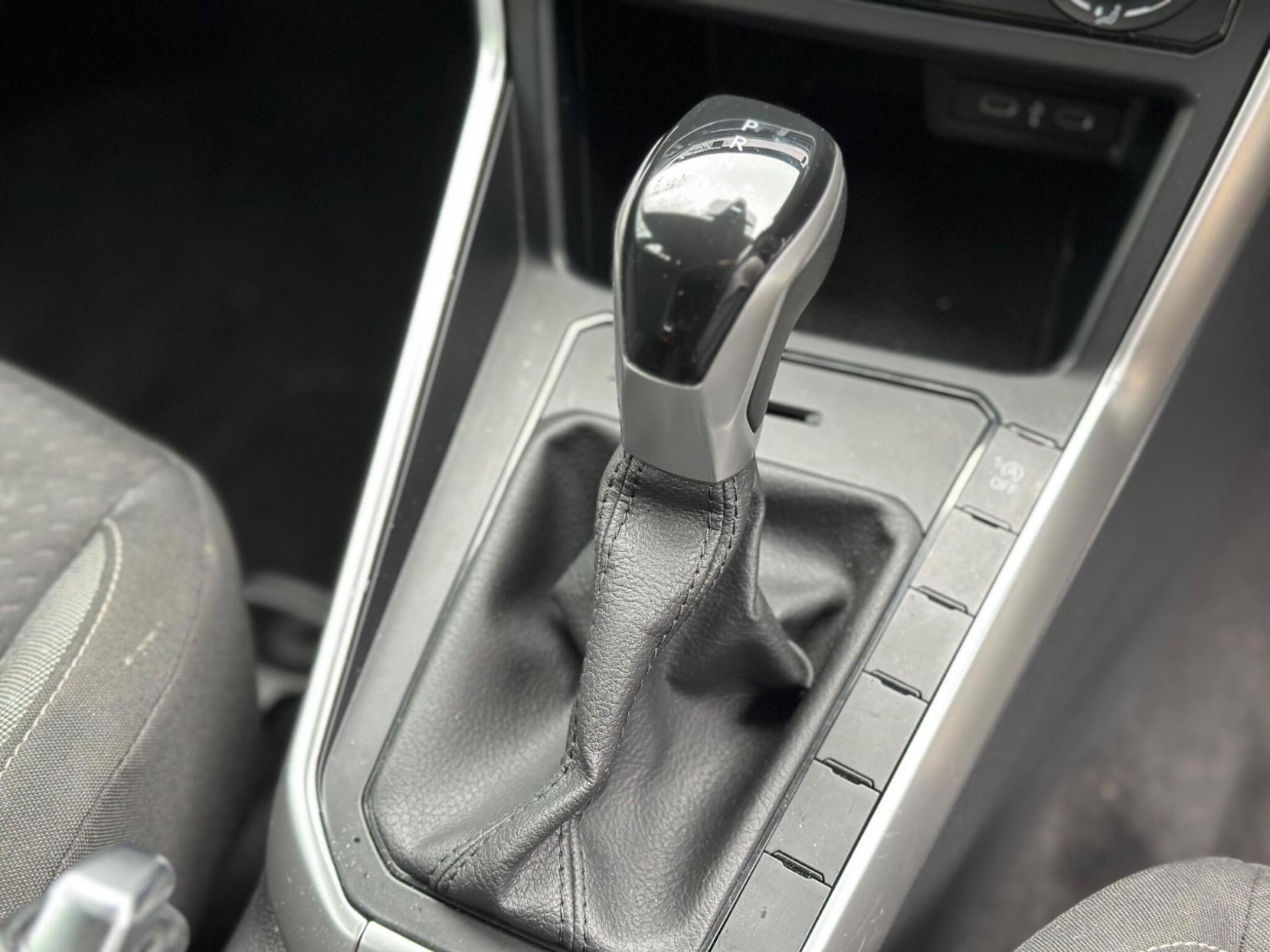 Volkswagen Polo 1.0 TSI Life DSG Euro 6 (s/s) 5dr