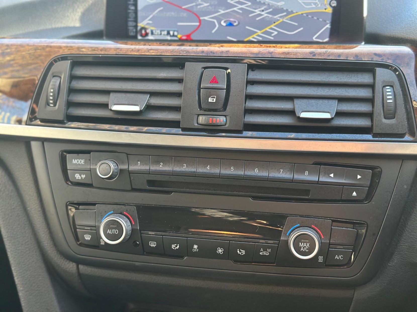 BMW 3 Series 2.0 320d SE Touring Auto xDrive Euro 5 (s/s) 5dr