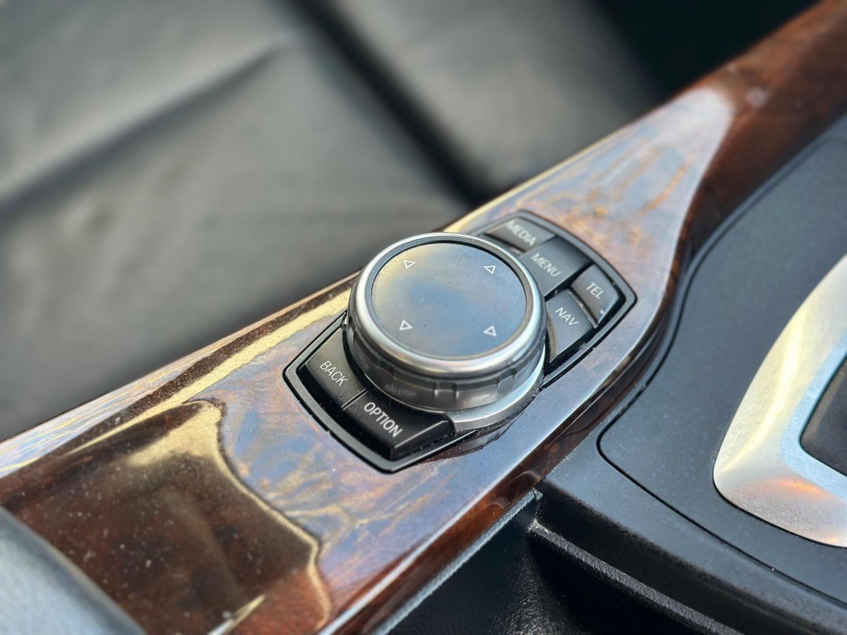 BMW 3 Series 2.0 320d SE Touring Auto xDrive Euro 5 (s/s) 5dr