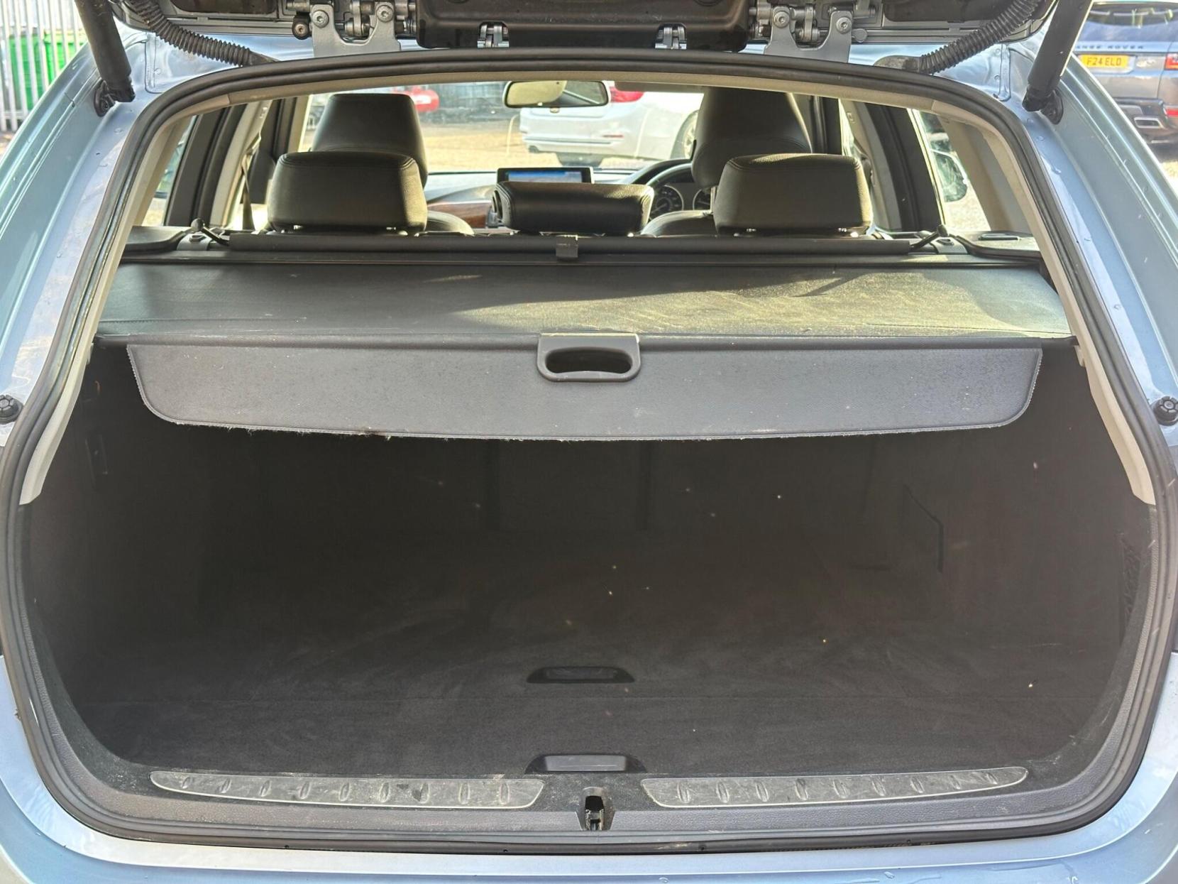 BMW 3 Series 2.0 320d SE Touring Auto xDrive Euro 5 (s/s) 5dr