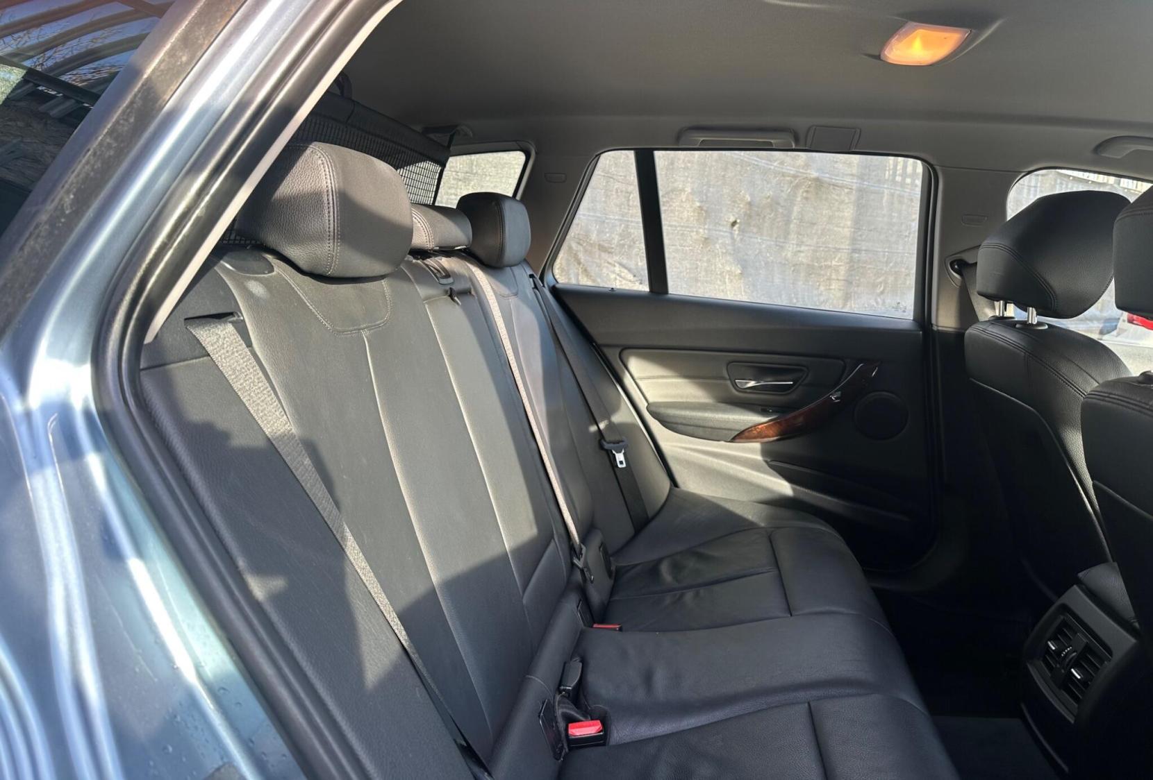 BMW 3 Series 2.0 320d SE Touring Auto xDrive Euro 5 (s/s) 5dr