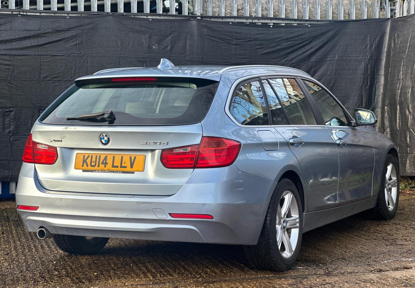 BMW 3 Series 2.0 320d SE Touring Auto xDrive Euro 5 (s/s) 5dr