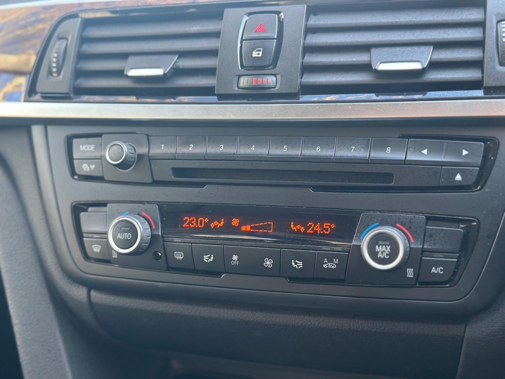 BMW 3 Series 2.0 320d SE Touring Auto xDrive Euro 5 (s/s) 5dr