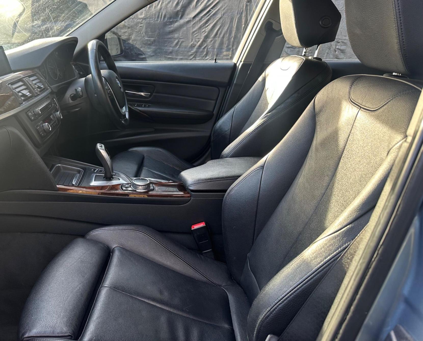 BMW 3 Series 2.0 320d SE Touring Auto xDrive Euro 5 (s/s) 5dr