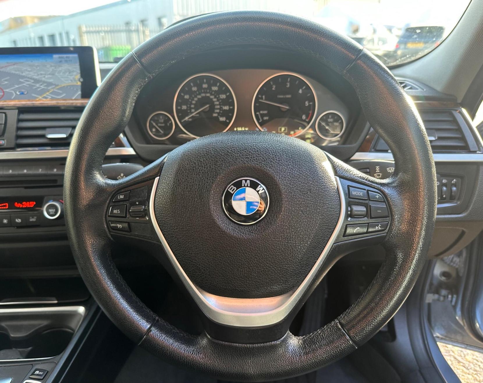 BMW 3 Series 2.0 320d SE Touring Auto xDrive Euro 5 (s/s) 5dr