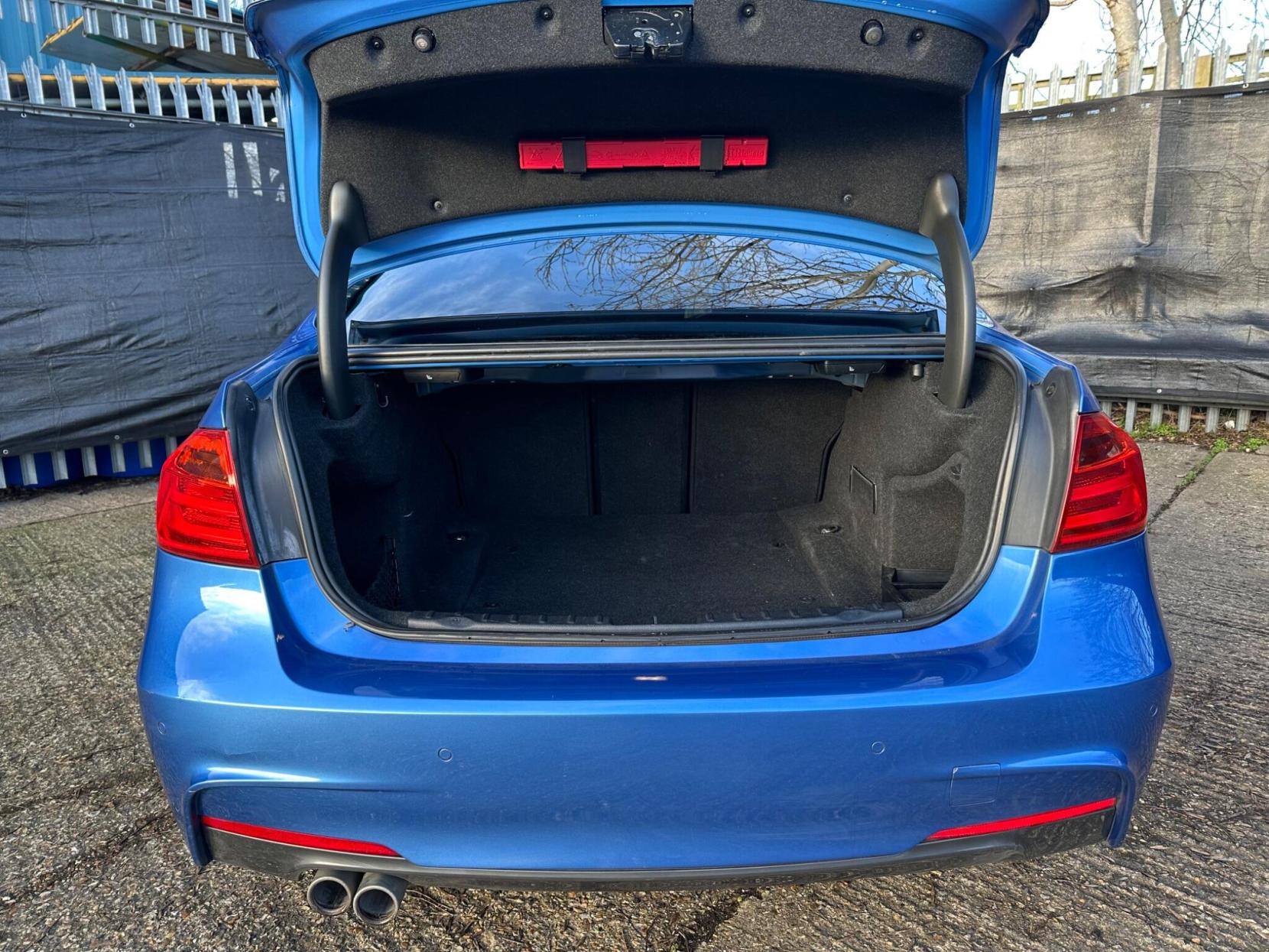 BMW 3 Series 3.0 330d M Sport Auto Euro 5 (s/s) 4dr