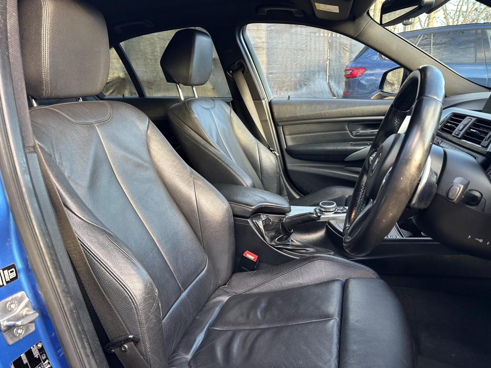 BMW 3 Series 3.0 330d M Sport Auto Euro 5 (s/s) 4dr