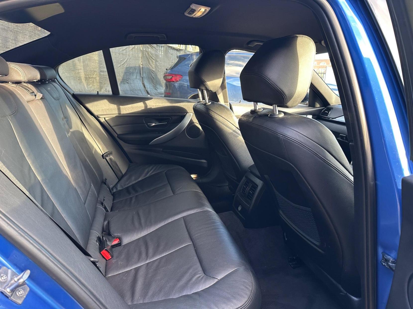 BMW 3 Series 3.0 330d M Sport Auto Euro 5 (s/s) 4dr