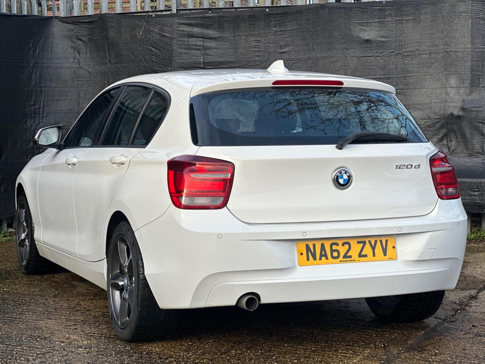 BMW 1 Series 2.0 120d SE Auto Euro 5 (s/s) 5dr
