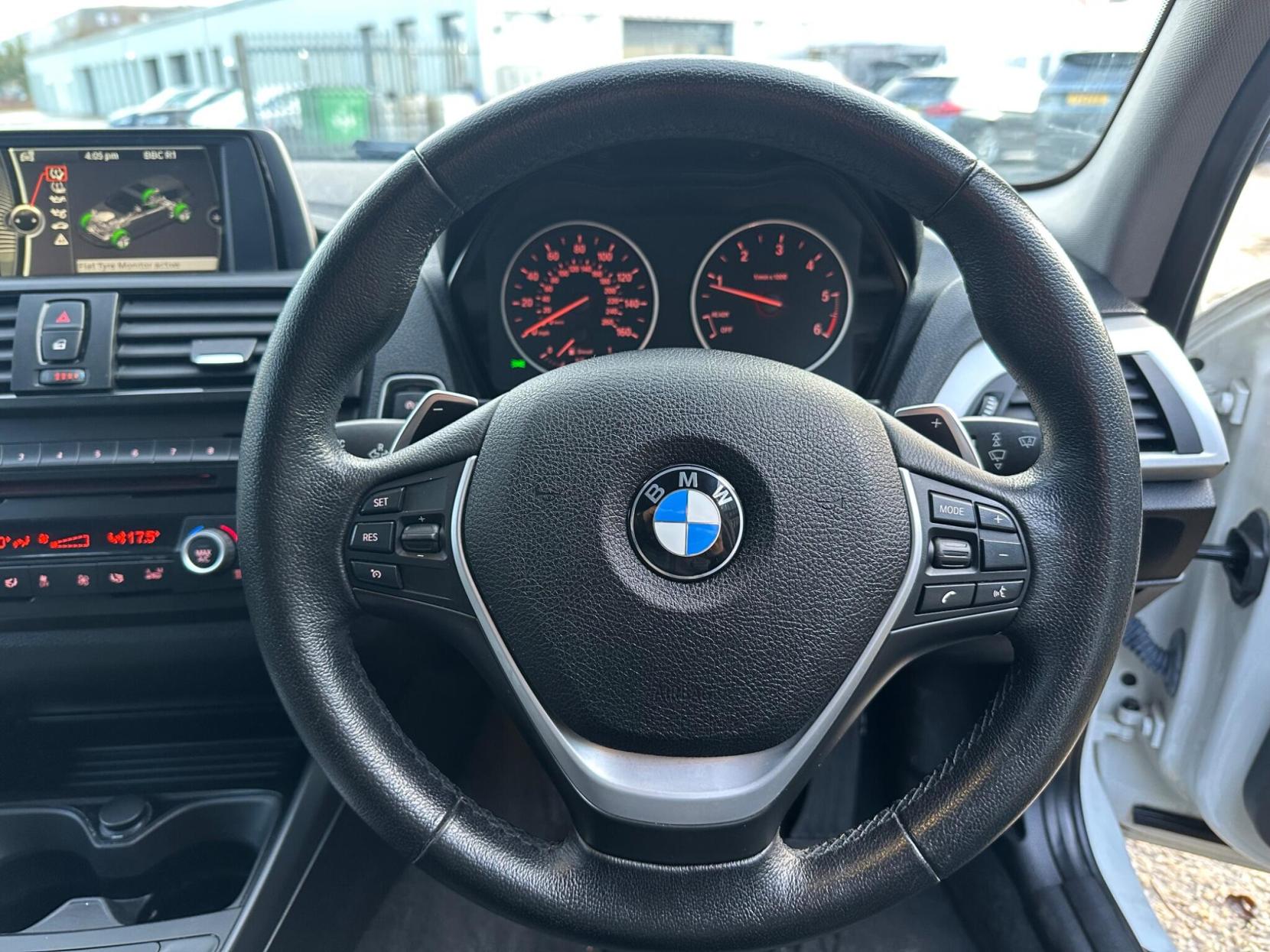 BMW 1 Series 2.0 120d SE Auto Euro 5 (s/s) 5dr