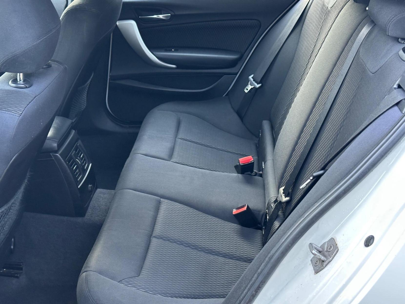 BMW 1 Series 2.0 120d SE Auto Euro 5 (s/s) 5dr