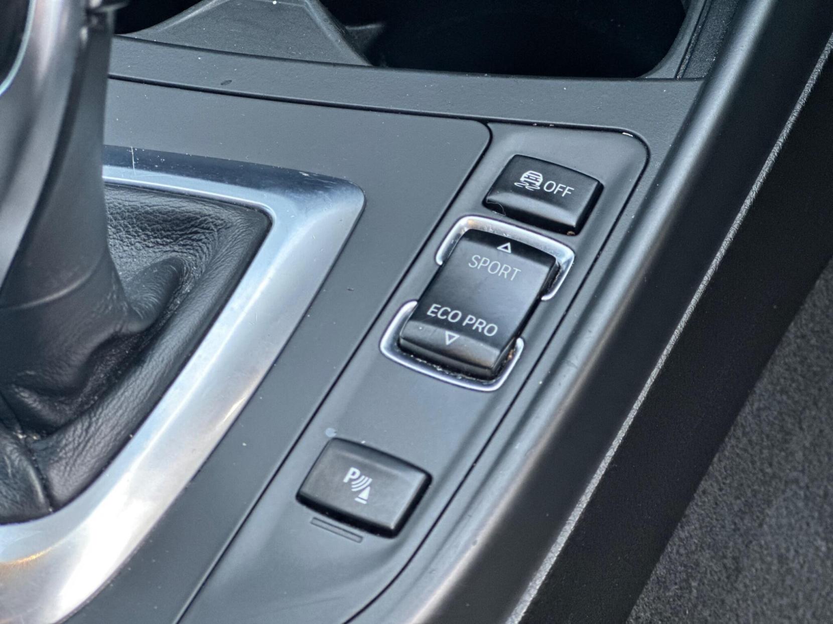 BMW 1 Series 2.0 120d SE Auto Euro 5 (s/s) 5dr