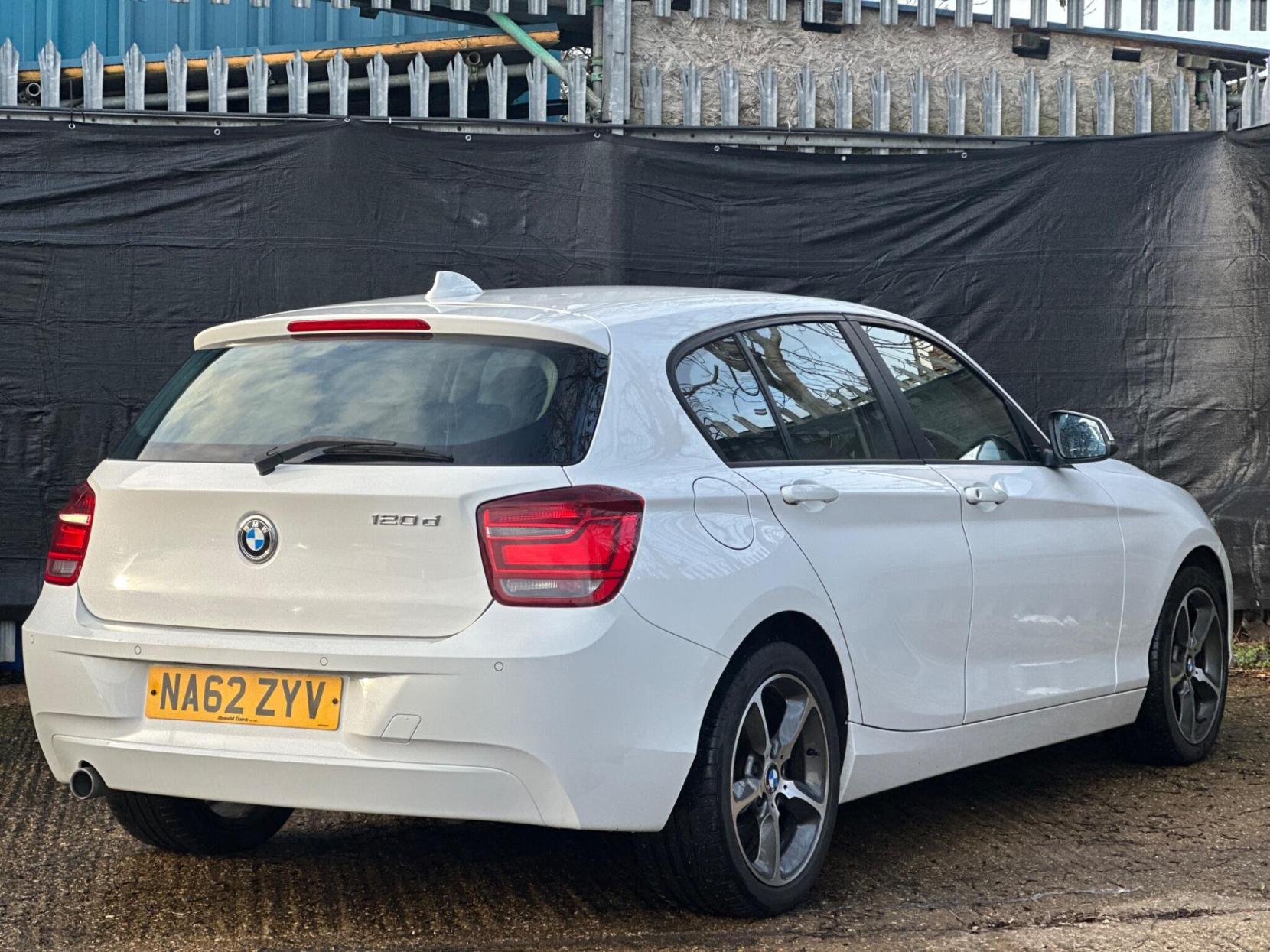 BMW 1 Series 2.0 120d SE Auto Euro 5 (s/s) 5dr