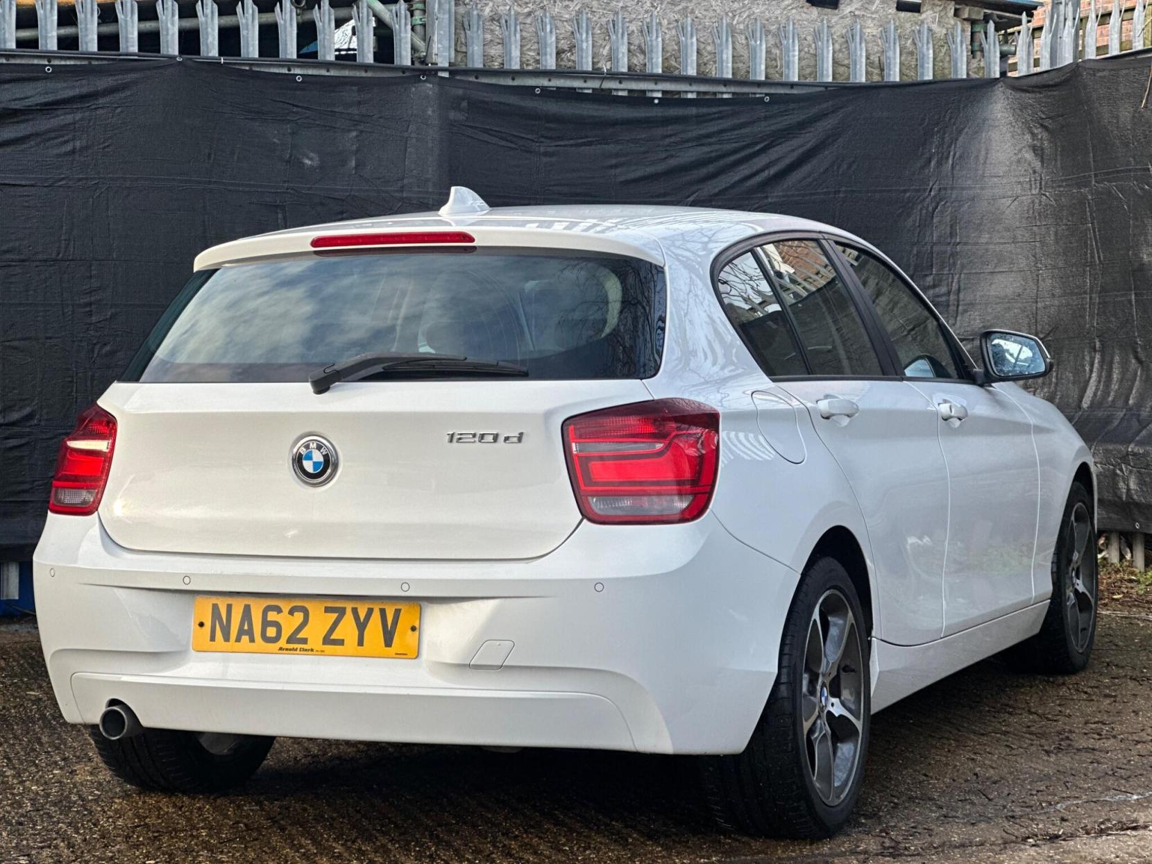 BMW 1 Series 2.0 120d SE Auto Euro 5 (s/s) 5dr