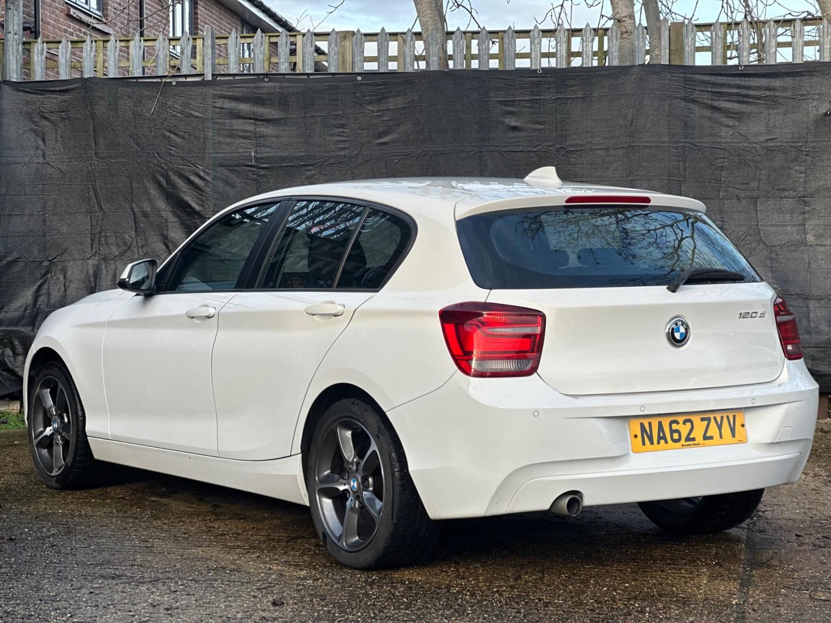 BMW 1 Series 2.0 120d SE Auto Euro 5 (s/s) 5dr