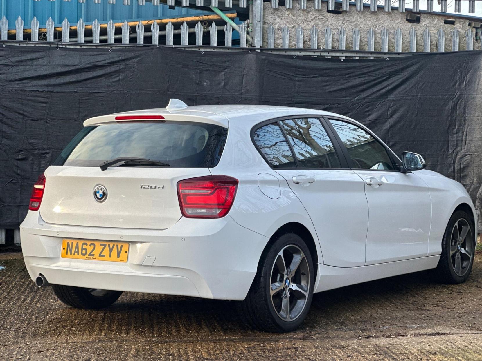 BMW 1 Series 2.0 120d SE Auto Euro 5 (s/s) 5dr