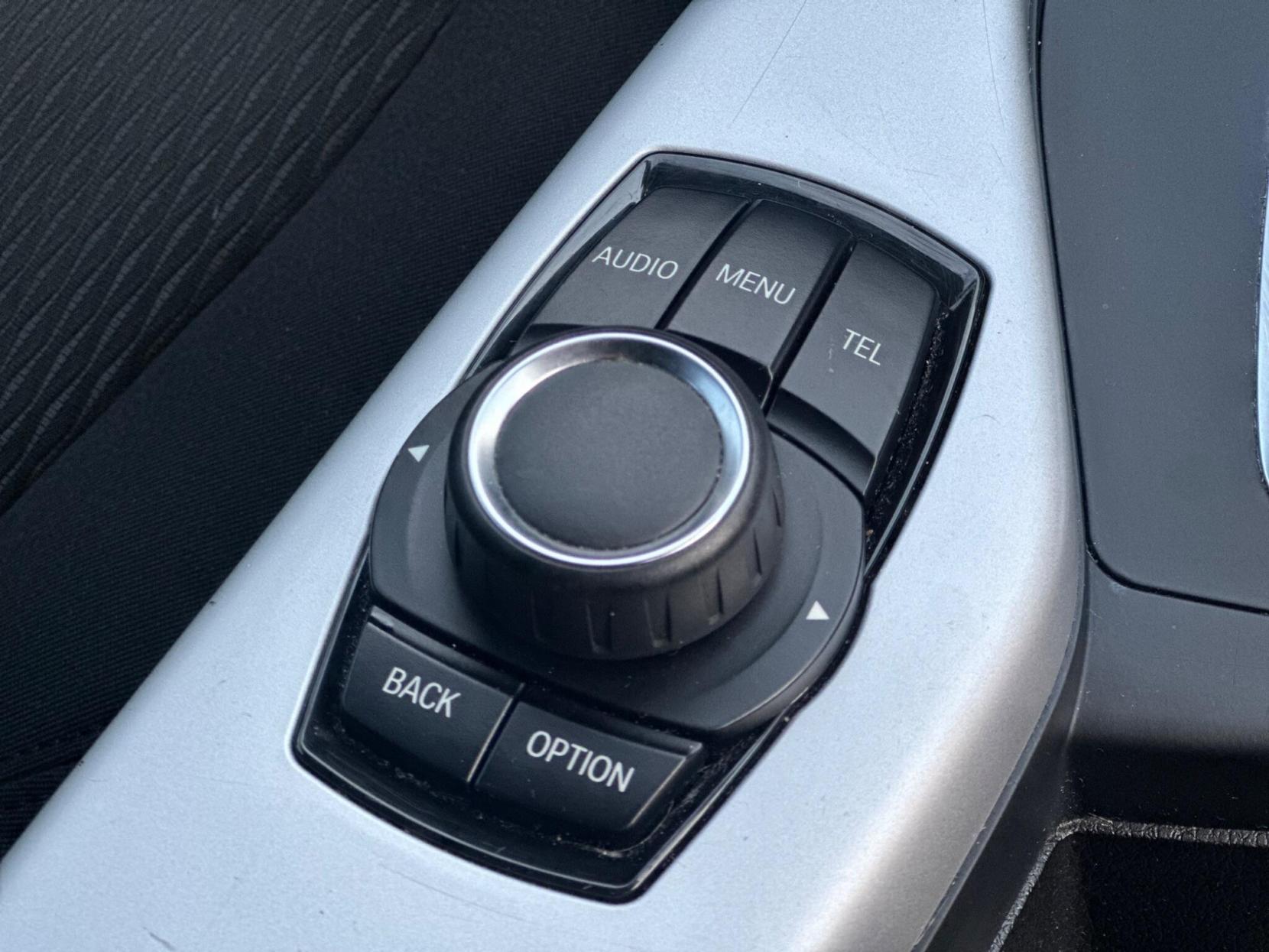 BMW 1 Series 2.0 120d SE Auto Euro 5 (s/s) 5dr