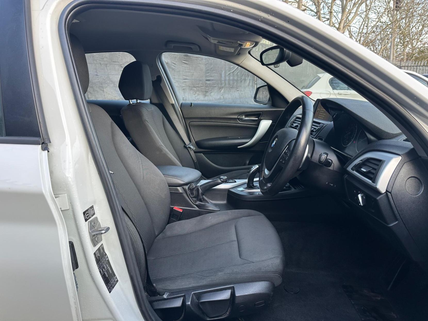 BMW 1 Series 2.0 120d SE Auto Euro 5 (s/s) 5dr