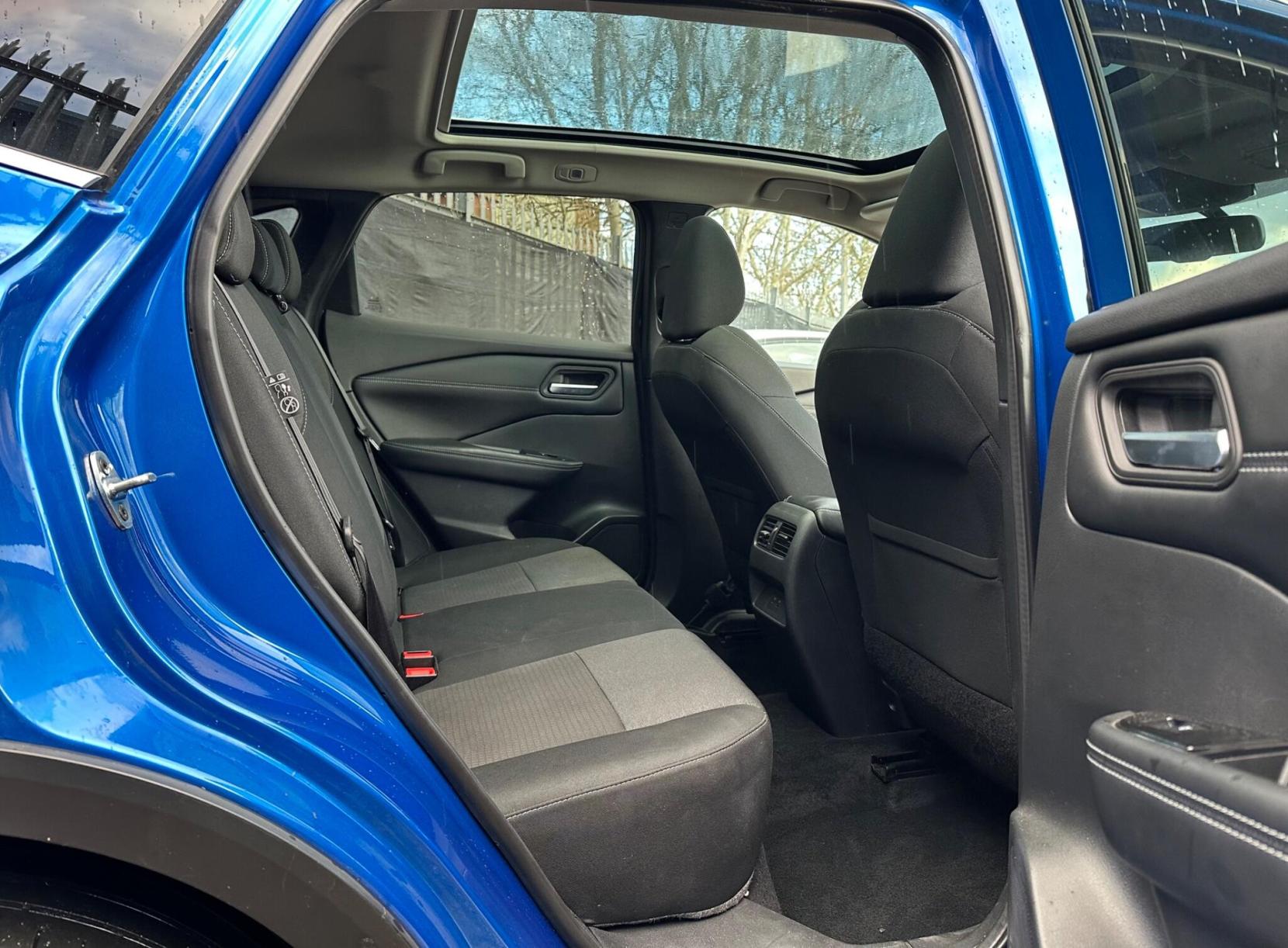 Nissan Qashqai 1.3 DIG-T MHEV Premiere Edition Euro 6 (s/s) 5dr