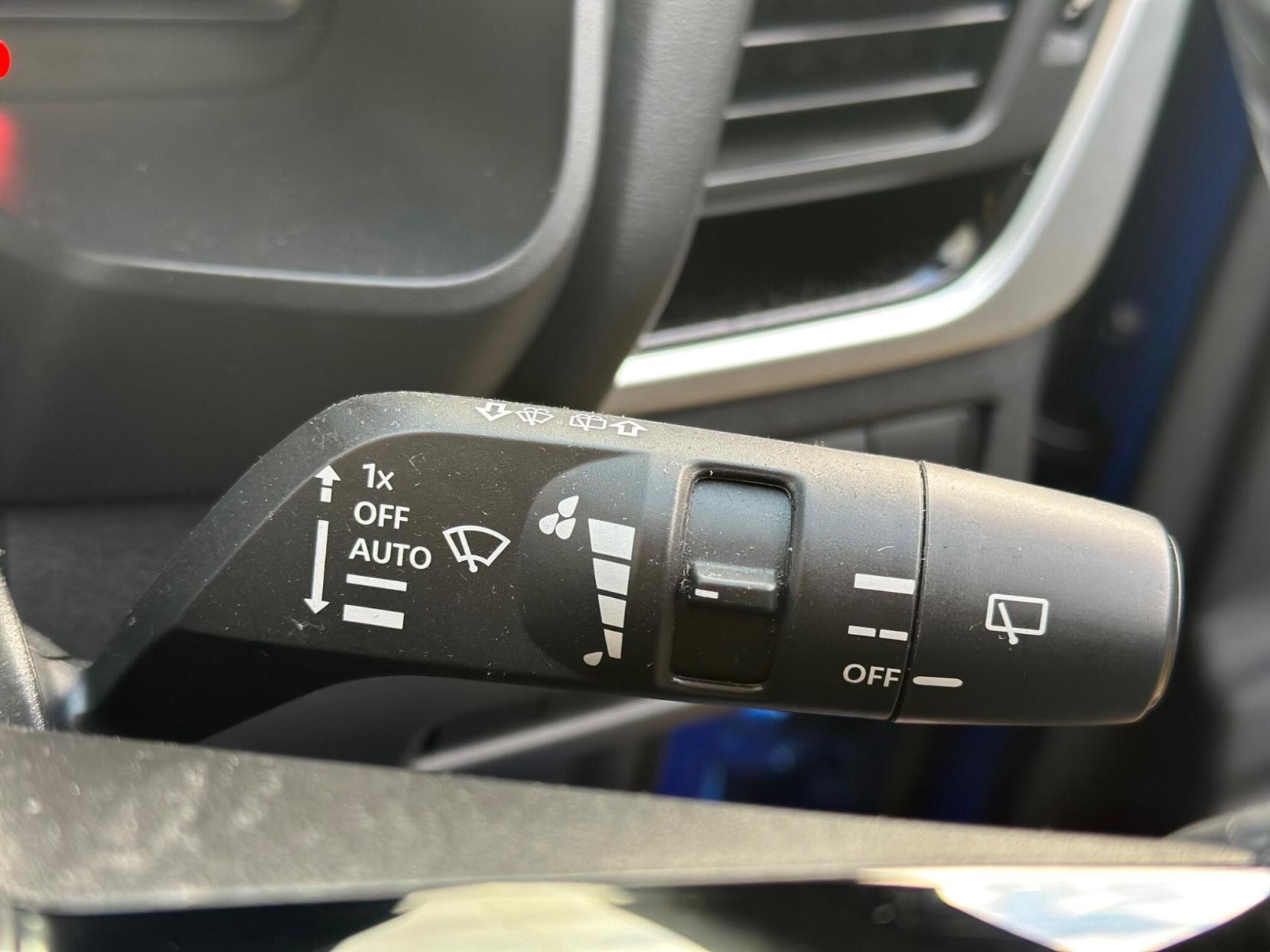 Nissan Qashqai 1.3 DIG-T MHEV Premiere Edition Euro 6 (s/s) 5dr