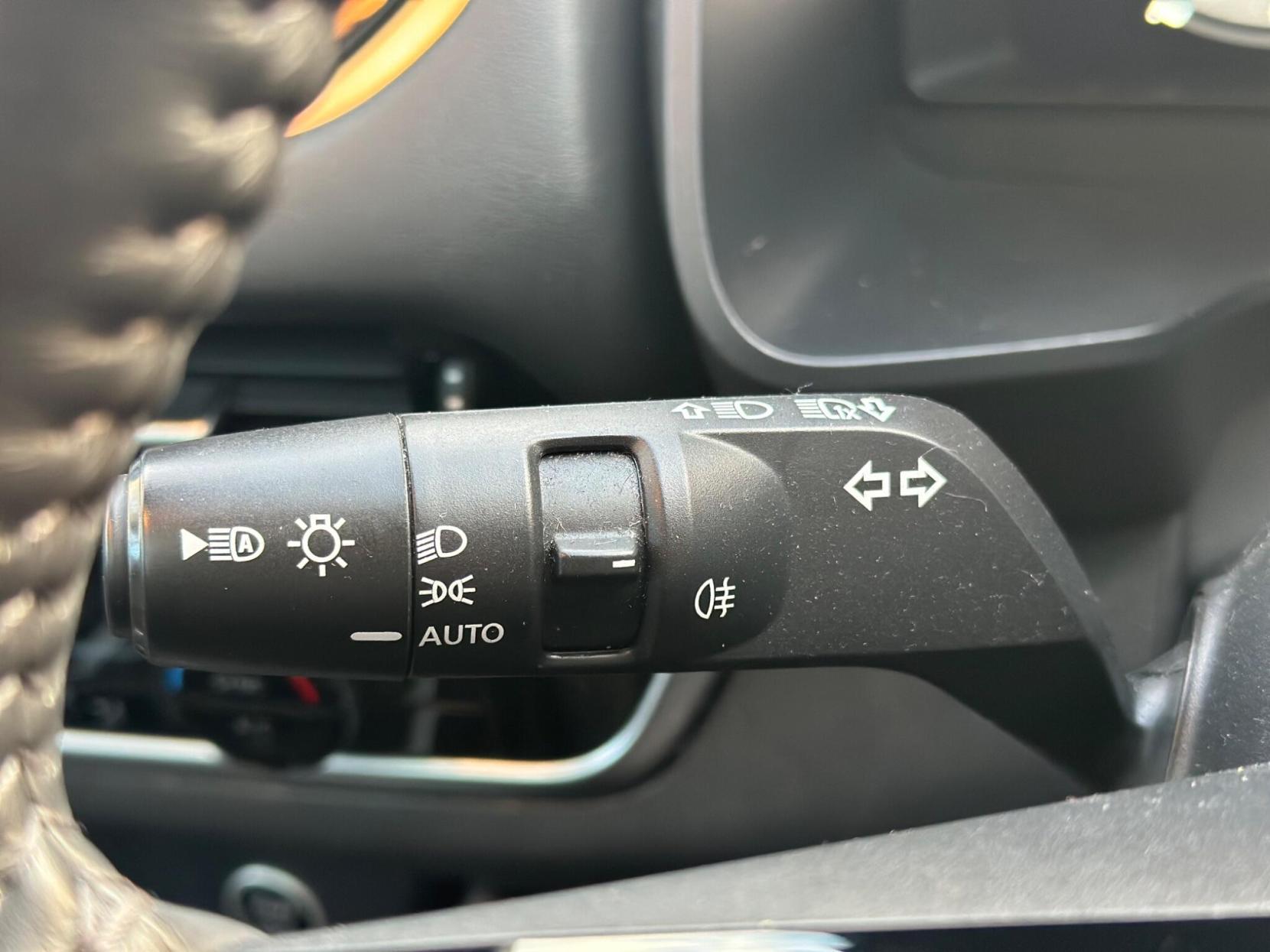 Nissan Qashqai 1.3 DIG-T MHEV Premiere Edition Euro 6 (s/s) 5dr