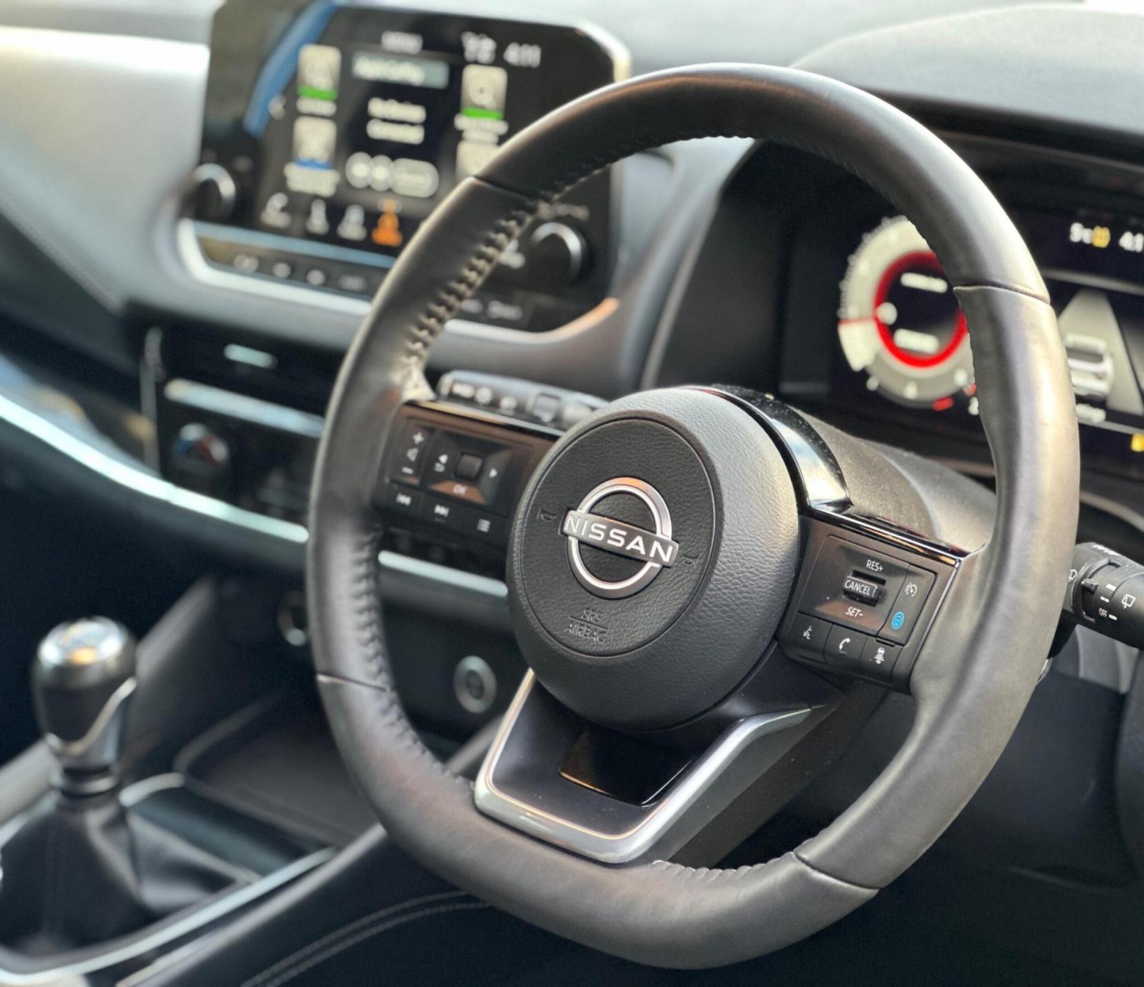 Nissan Qashqai 1.3 DIG-T MHEV Premiere Edition Euro 6 (s/s) 5dr