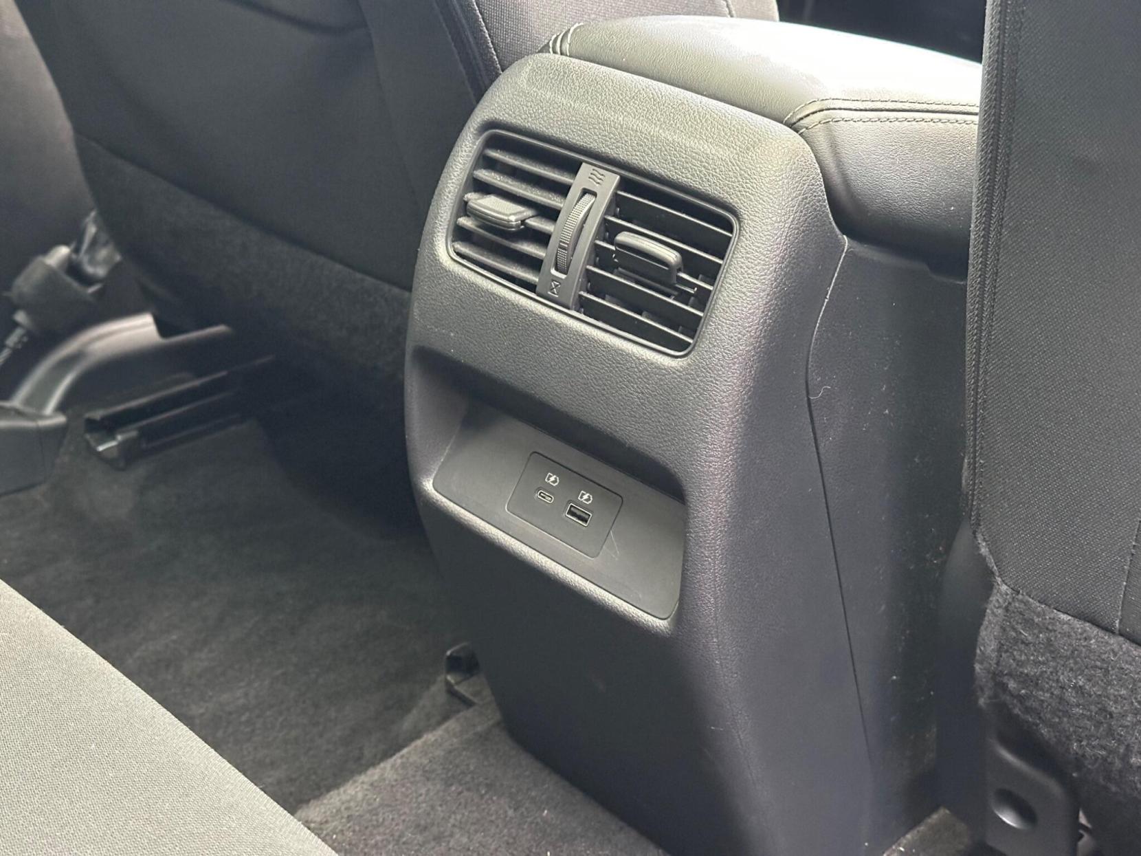 Nissan Qashqai 1.3 DIG-T MHEV Premiere Edition Euro 6 (s/s) 5dr