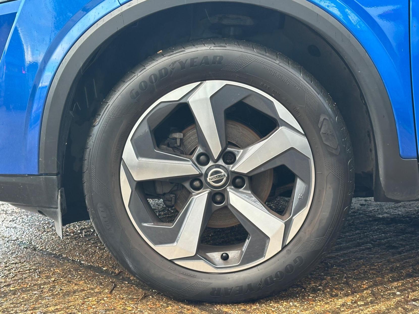 Nissan Qashqai 1.3 DIG-T MHEV Premiere Edition Euro 6 (s/s) 5dr